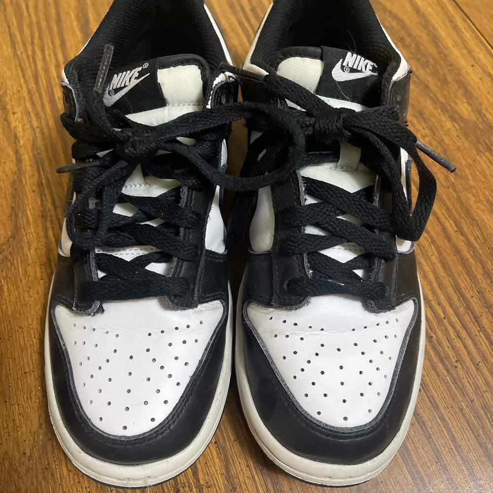 Nike “Panda” Dunks, Big Kid